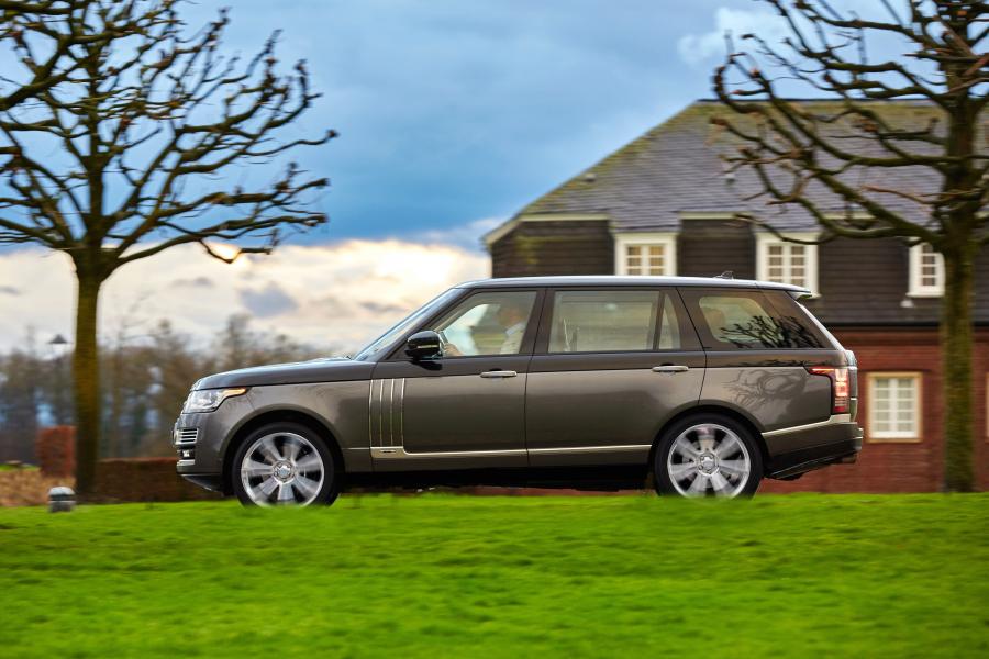  Land Rover Range Rover SVAutobiography LWB 2015 года  (фото 21 из 24)